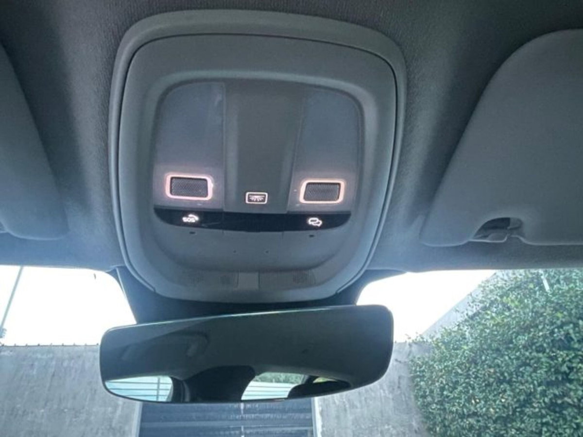 Volvo XC40 B3 automatico Essential (18)
