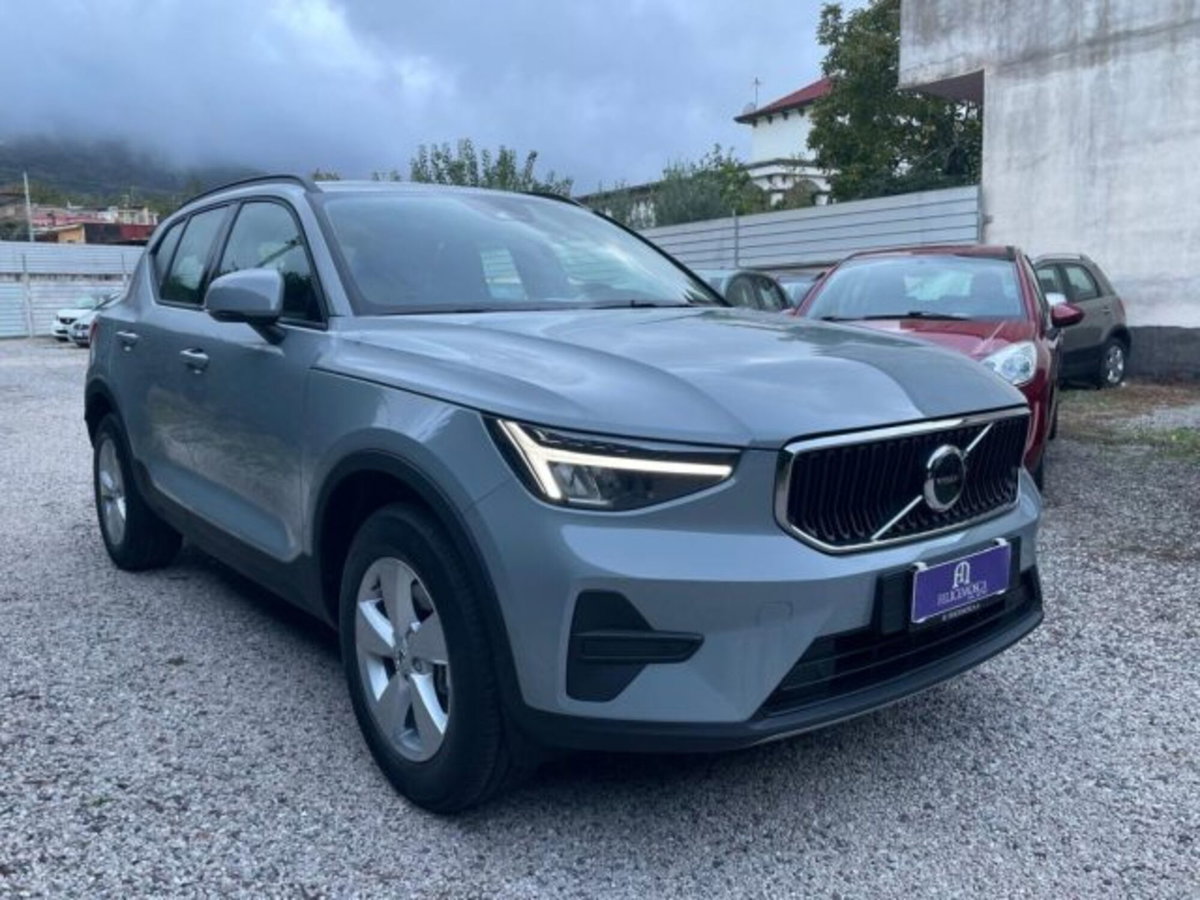 Volvo XC40 B3 automatico Essential (2)