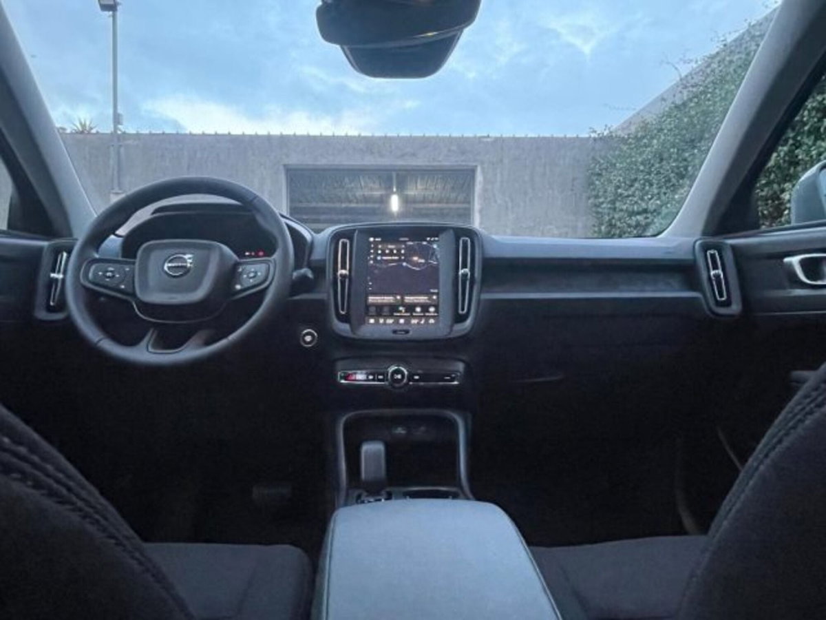 Volvo XC40 B3 automatico Essential (20)
