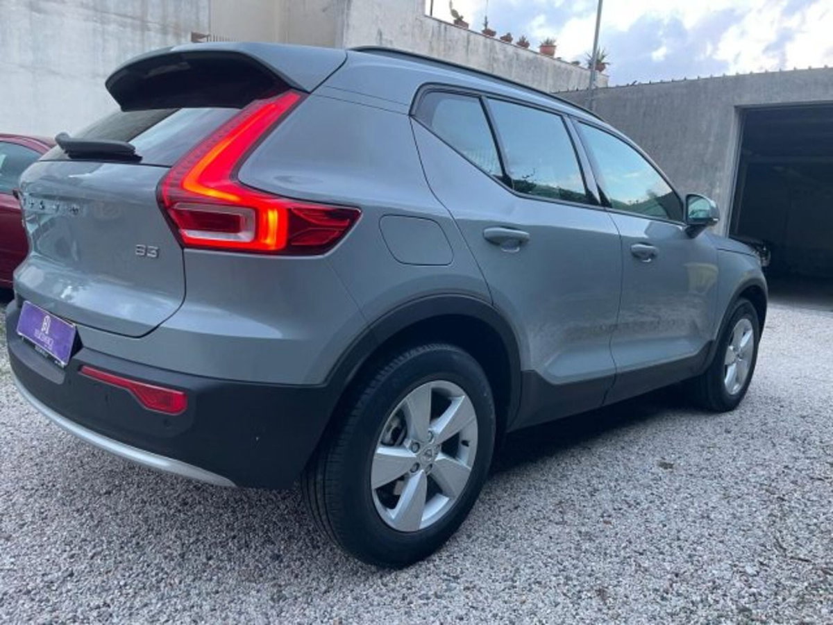 Volvo XC40 B3 automatico Essential (5)