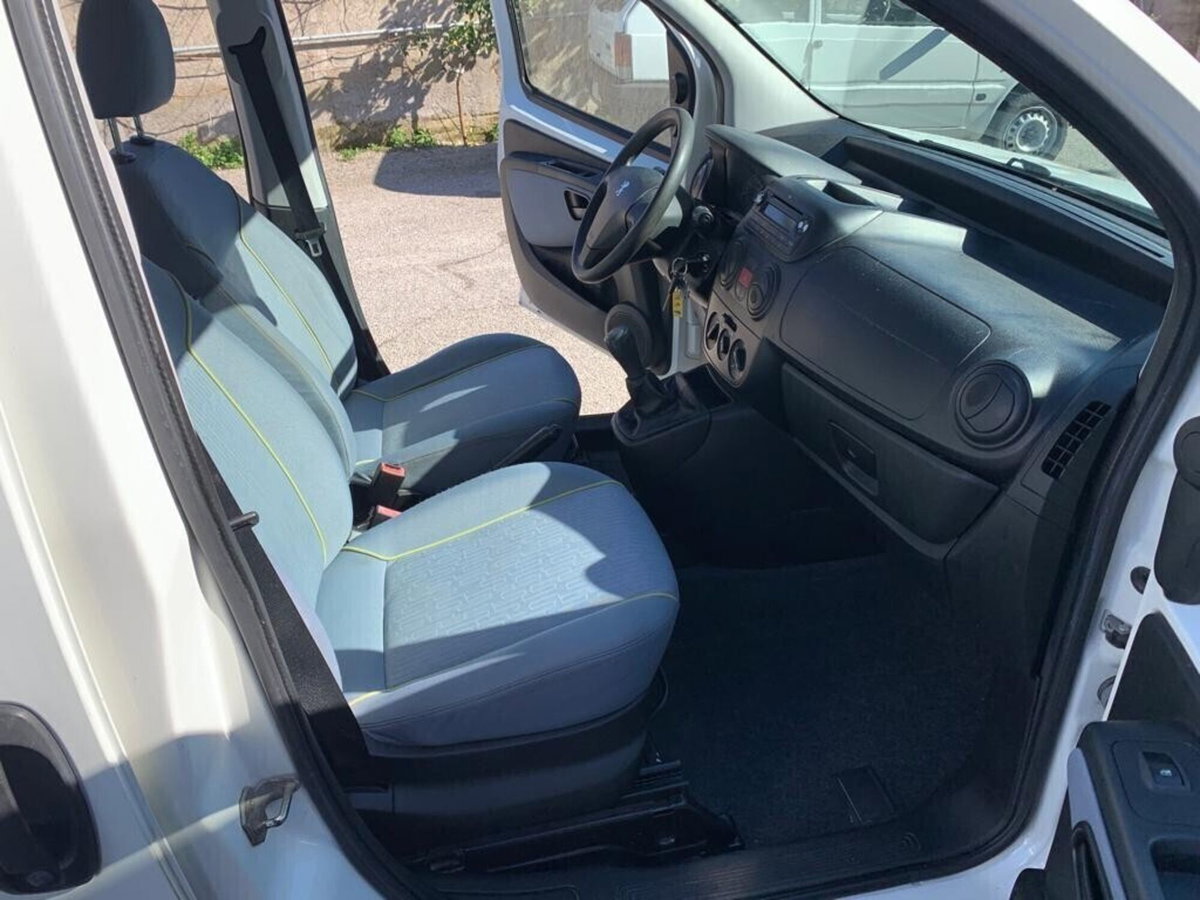 Peugeot Bipper 1.3 HDi 75 FAP Stop&Start Outdoor (12)