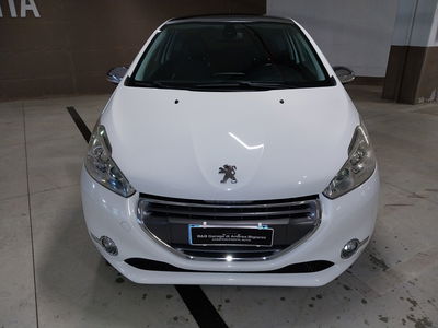 Peugeot 208 e-HDi 92 CV Stop&Start robotizzato 3 porte Allure