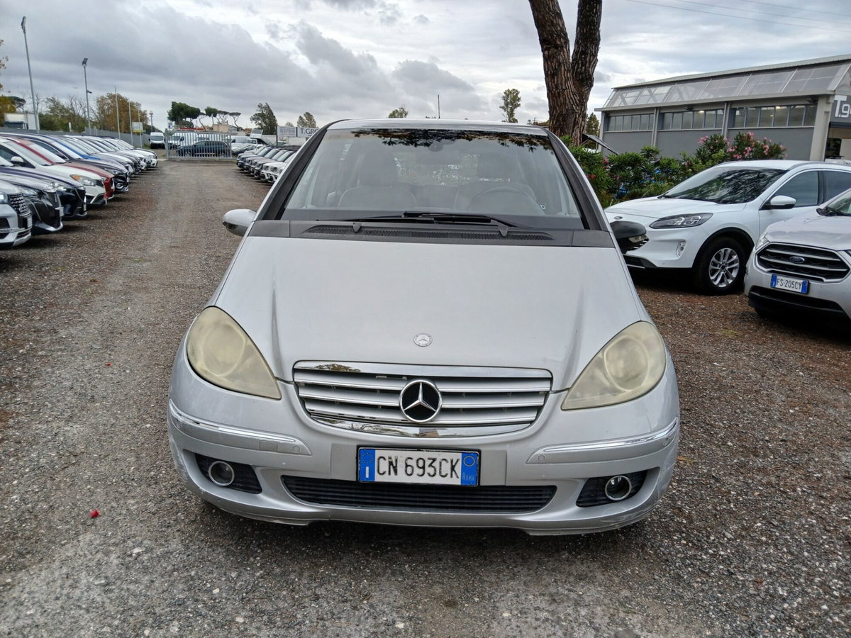 Mercedes-Benz Classe A 180 CDI Coupé Avantgarde (2)