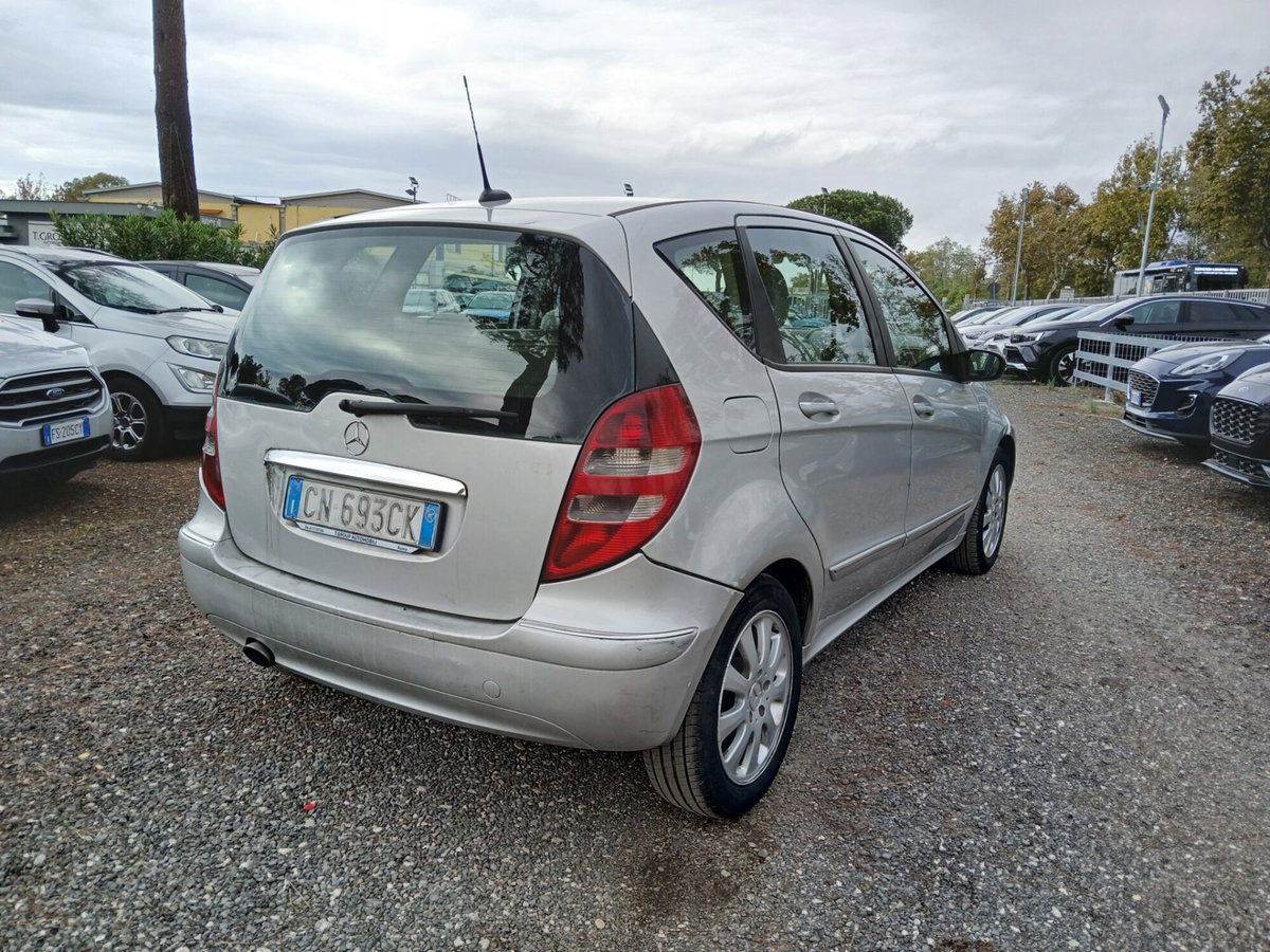 Mercedes-Benz Classe A 180 CDI Coupé Avantgarde (5)