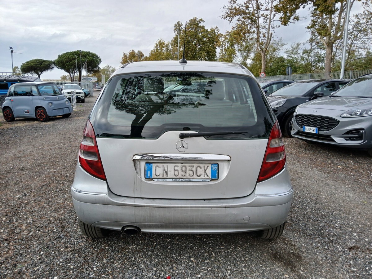 Mercedes-Benz Classe A 180 CDI Coupé Avantgarde (6)