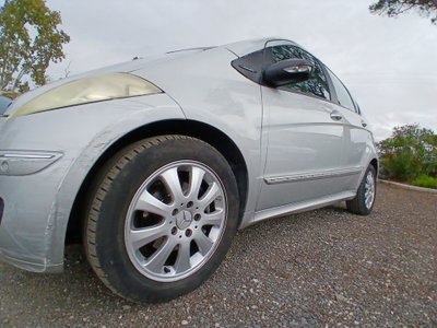 Mercedes-Benz Classe A 180 CDI Coupé Avantgarde (9)