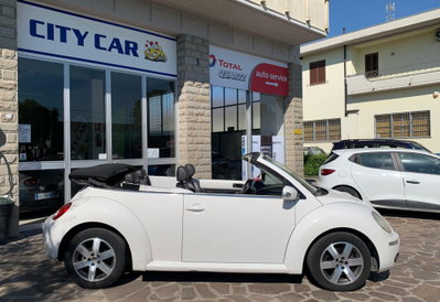 Volkswagen New Beetle Cabrio TDI 105CV Lim. Red Edt. (3)