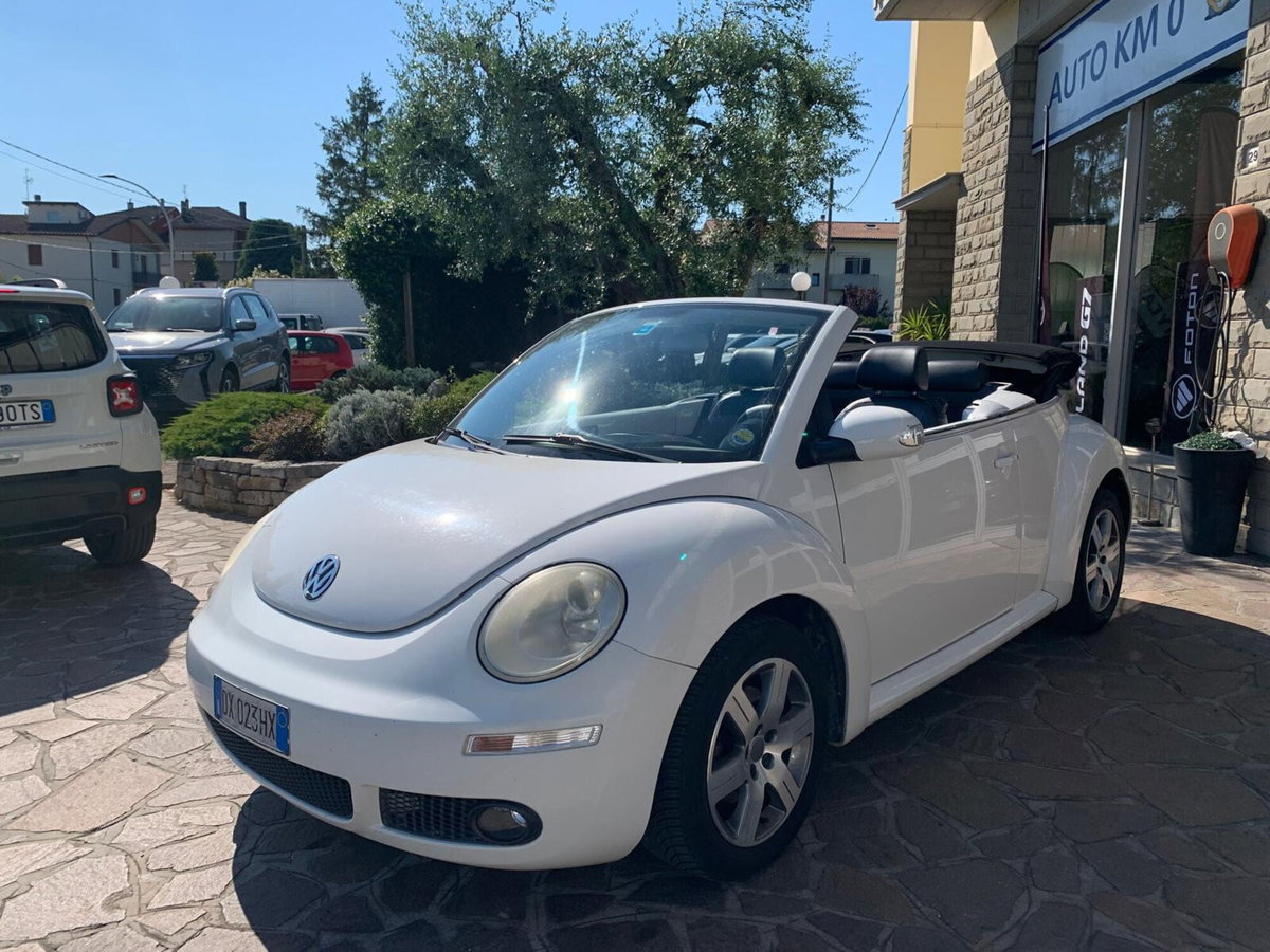 Volkswagen New Beetle Cabrio TDI 105CV Lim. Red Edt. (4)