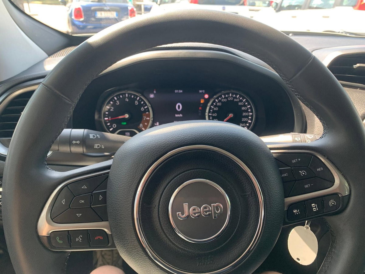 Jeep Renegade 1.5 Turbo T4 MHEV Limited (9)