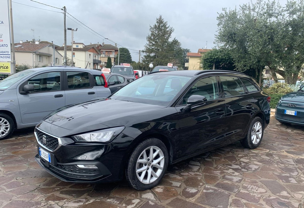 SEAT Leon ST Sportstourer 1.0 tsi Style 110cv (4)