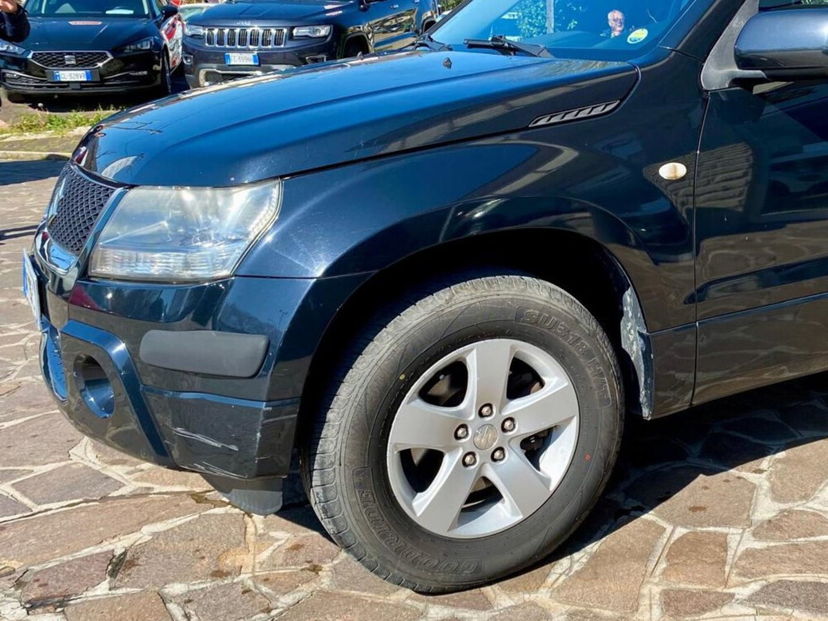 Suzuki Grand Vitara 2.0 16V 5 porte (3)