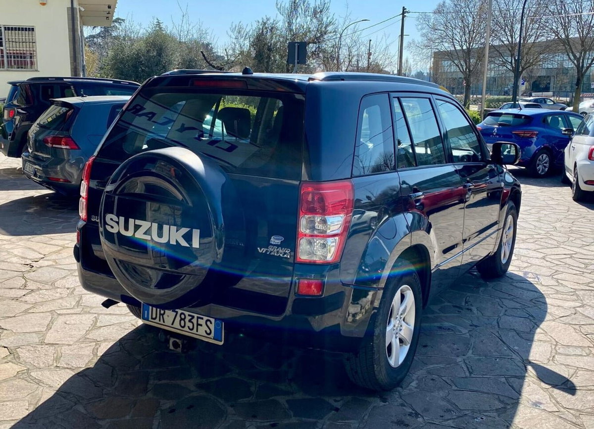 Suzuki Grand Vitara 2.0 16V 5 porte (4)