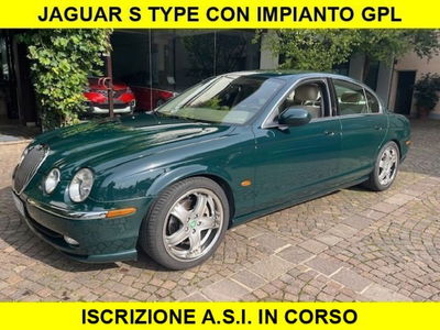 Jaguar S-Type 2.5 V6 cat Classic usata