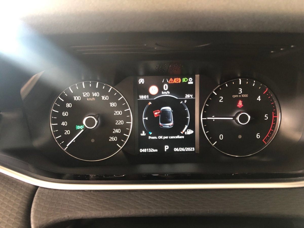 Land Rover Range Rover Evoque 2.0D I4 150CV AWD Business Edition (8)