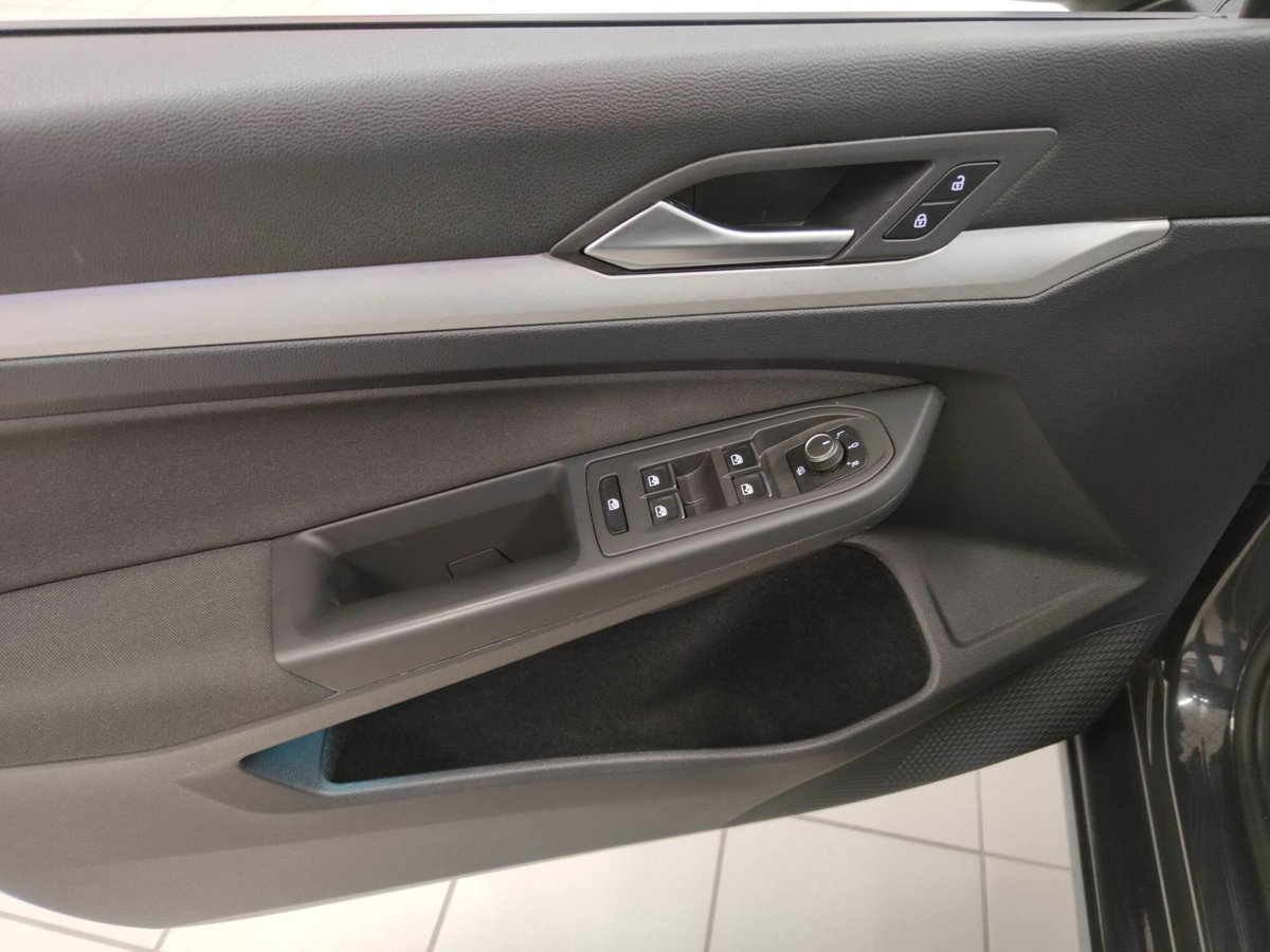 Volkswagen Golf 1.0 TSI EVO Life (15)