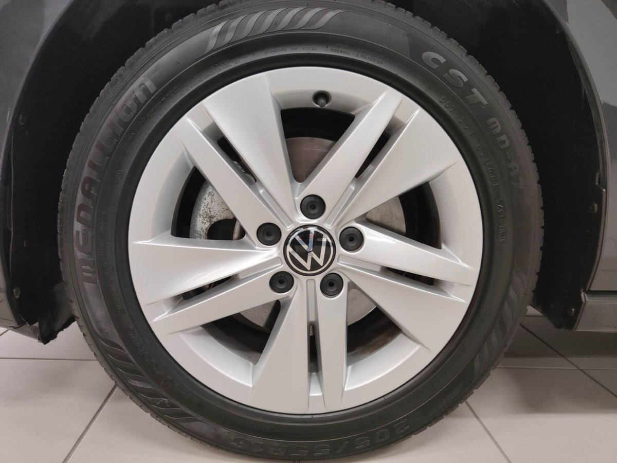 Volkswagen Golf 1.0 TSI EVO Life (9)