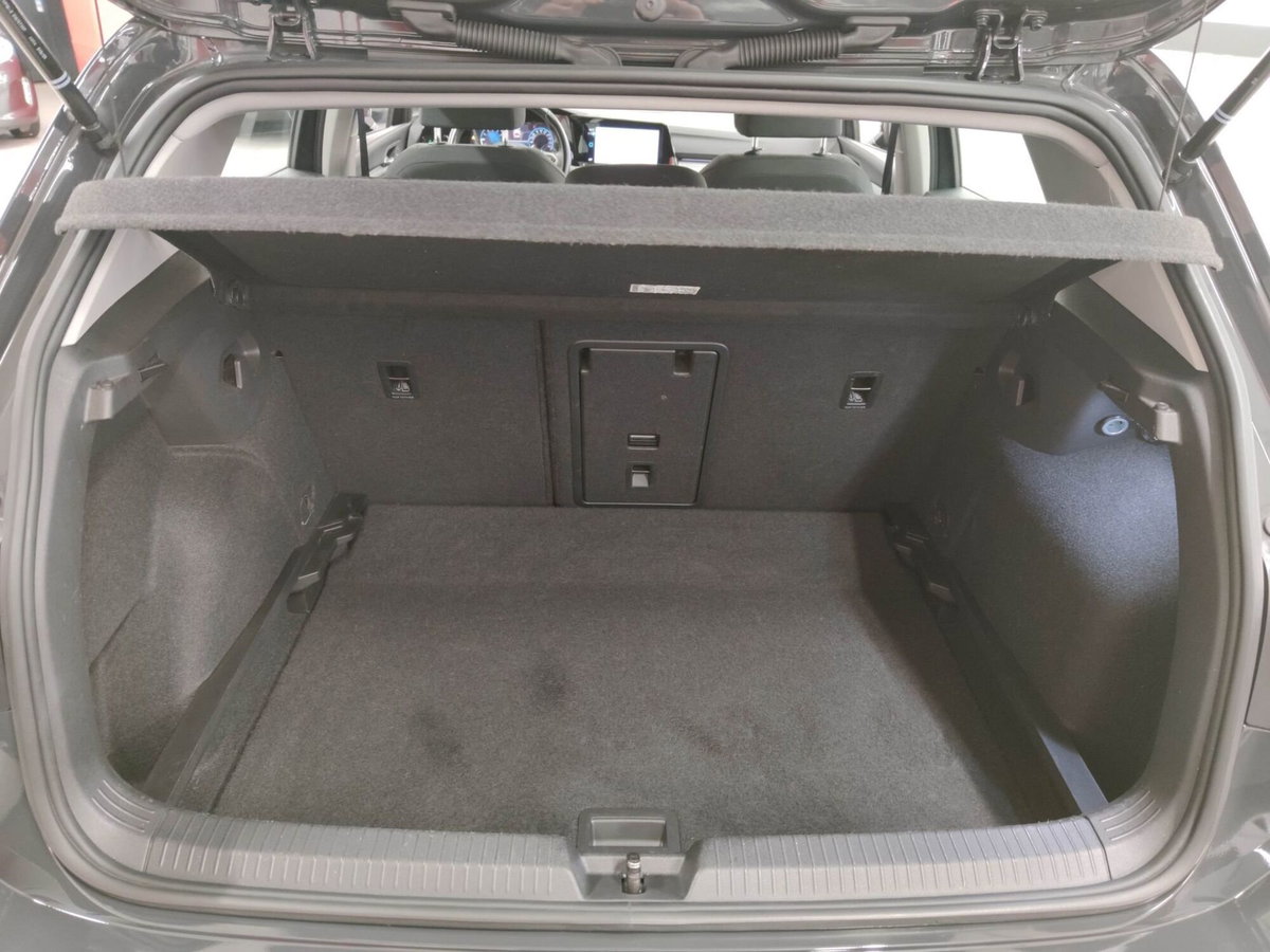 Volkswagen Golf 1.0 TSI EVO Life (10)