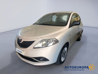 Lancia Ypsilon 1.3 MJT 16V 95 CV 5 porte S&S Silver usata