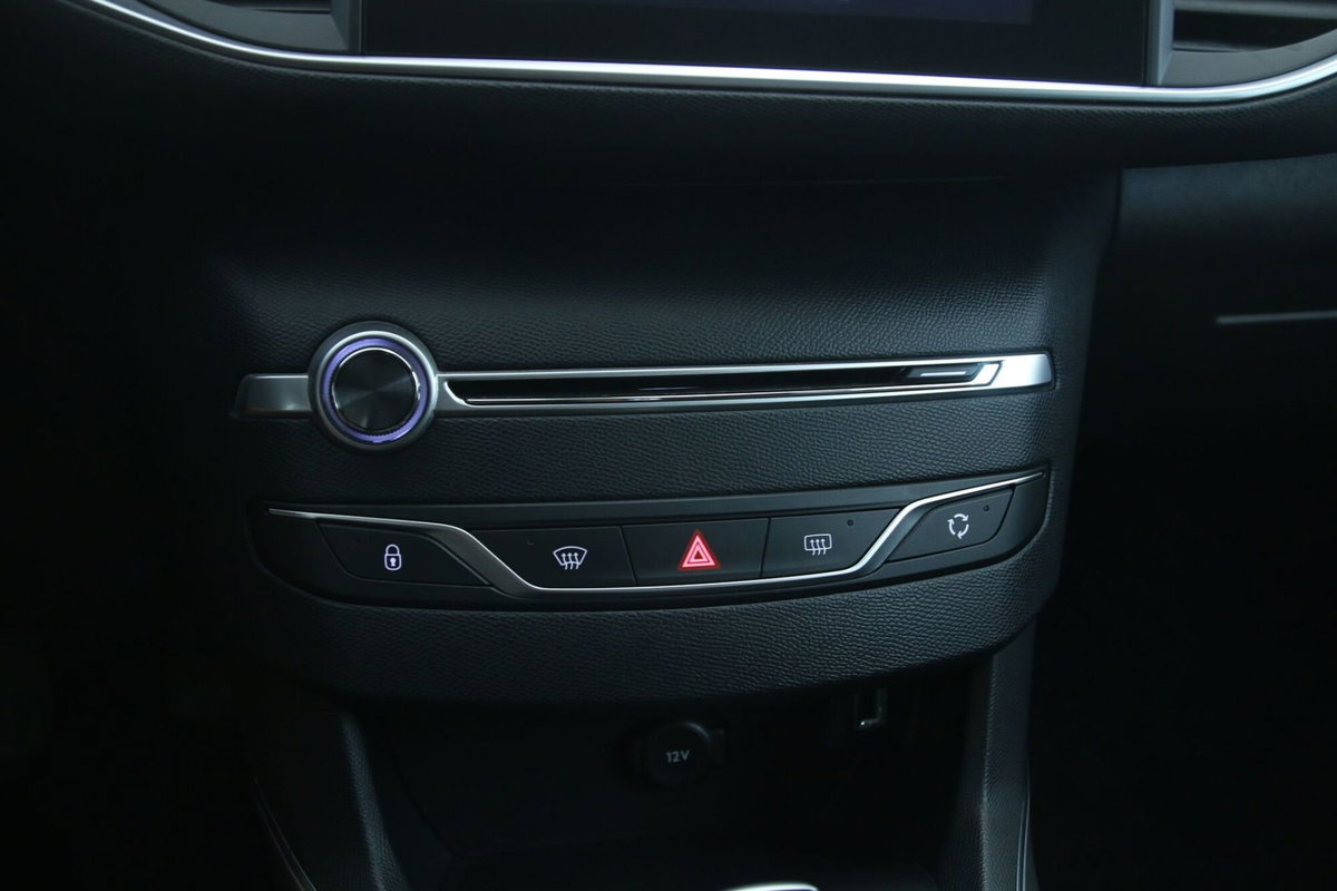 Peugeot 308 BlueHDi 130 S&S EAT8 Allure Pack (19)