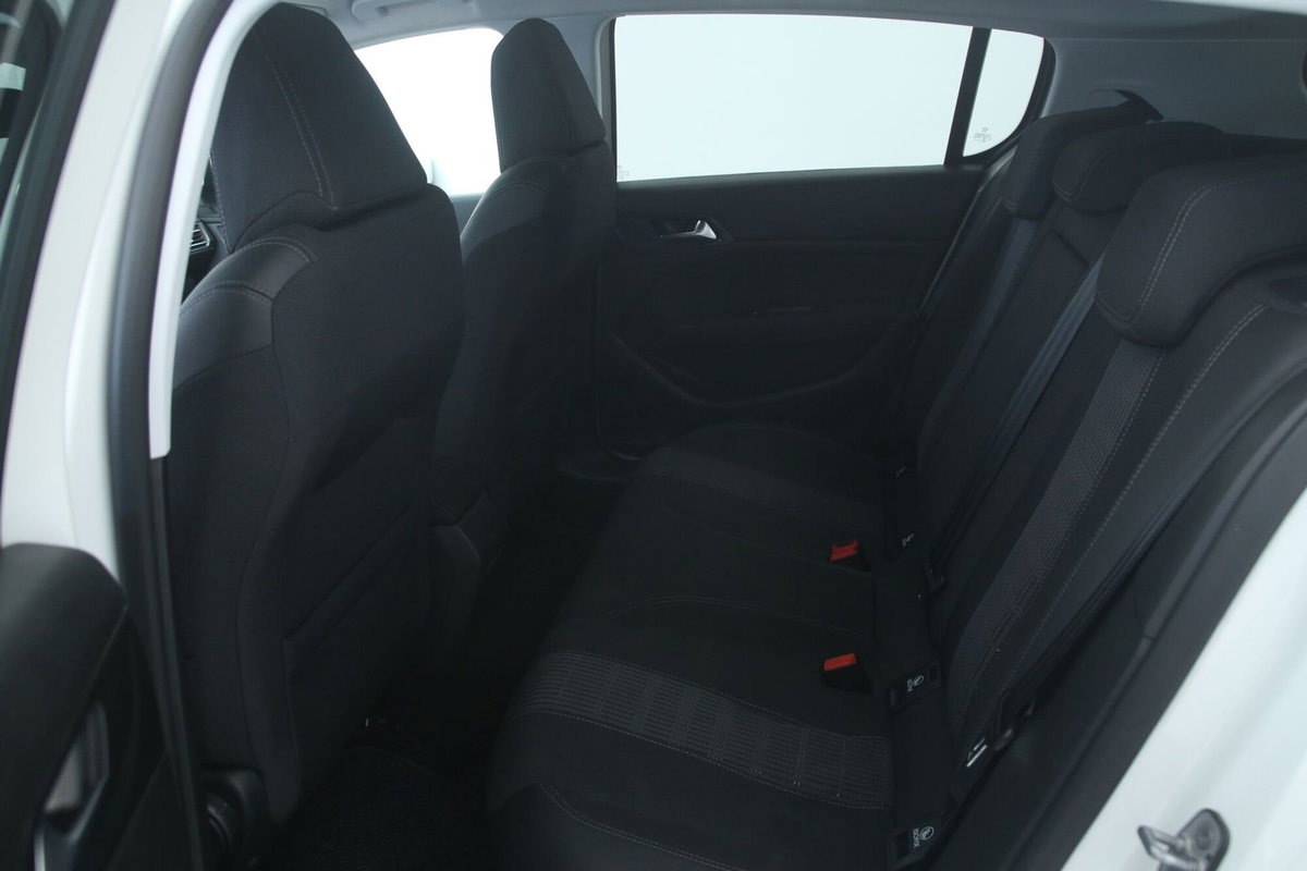 Peugeot 308 BlueHDi 130 S&S EAT8 Allure Pack (8)
