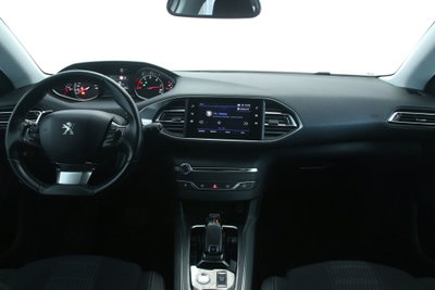 Peugeot 308 BlueHDi 130 S&S EAT8 Allure Pack (9)