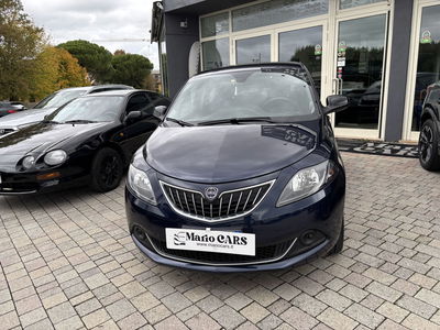 Lancia Ypsilon 1.0 FireFly 5 porte S&S Hybrid Ecochic Silver usata