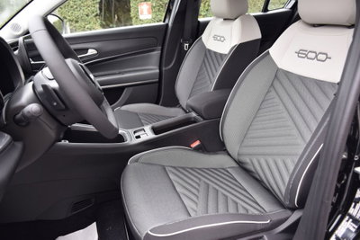 Fiat 600 1.2 hybrid Icon 145cv auto (16)