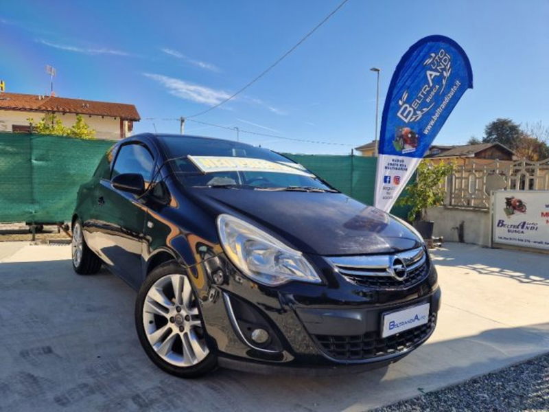 Opel Corsa 1.2 3 porte b-color