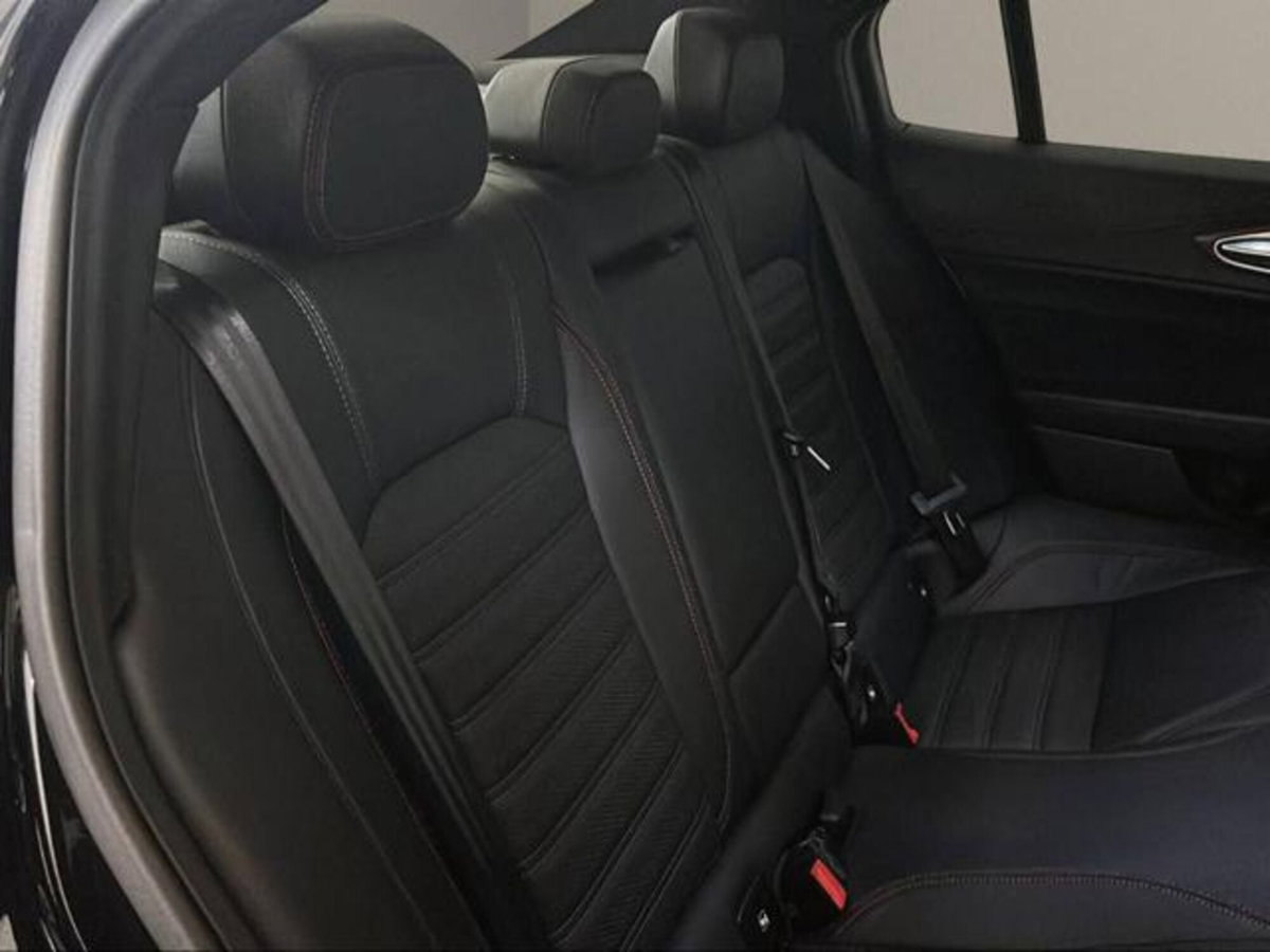 Alfa Romeo Giulia 2.9 V6 Quadrifoglio Super Sport 520cv auto (10)