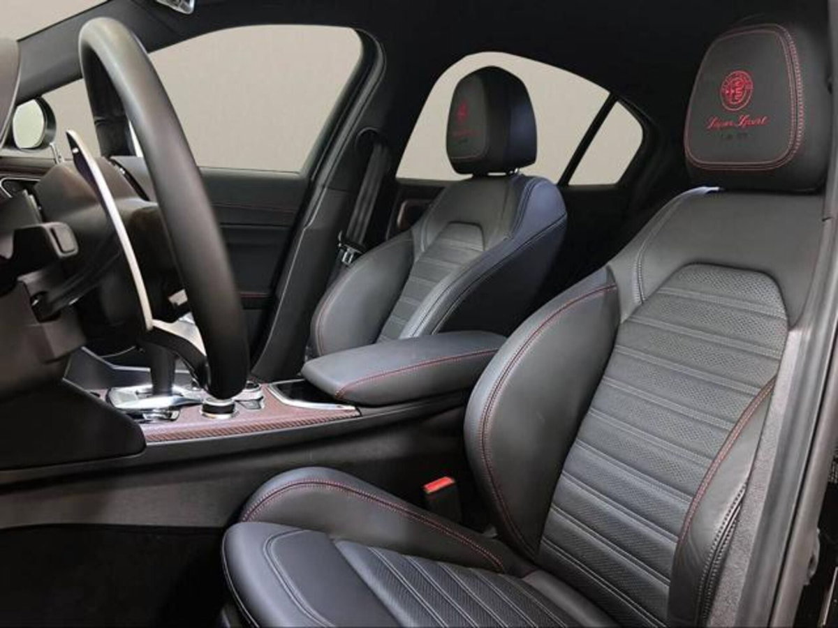 Alfa Romeo Giulia 2.9 V6 Quadrifoglio Super Sport 520cv auto (7)