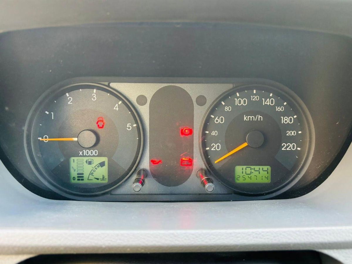 Ford Fusion 1.4 TDCi 5p. (12)