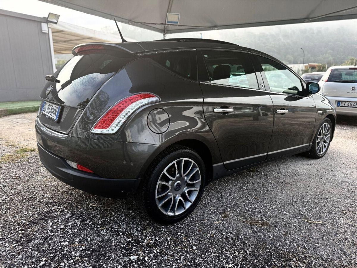 Lancia Delta 1.4 T-Jet 150 CV Platino (3)