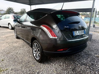Lancia Delta 1.4 T-Jet 150 CV Platino (5)