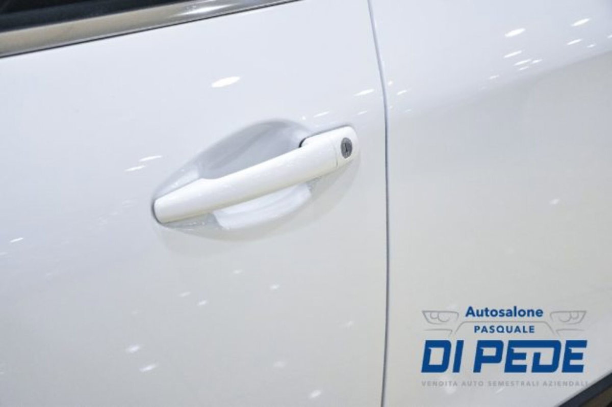 Peugeot 2008 BlueHDi 100 S&S Allure (11)