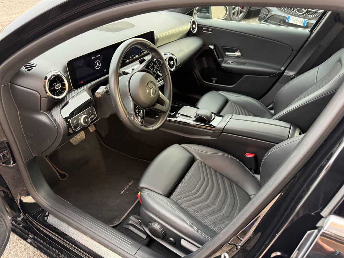 Mercedes-Benz Classe A 180 d Automatic Business (12)