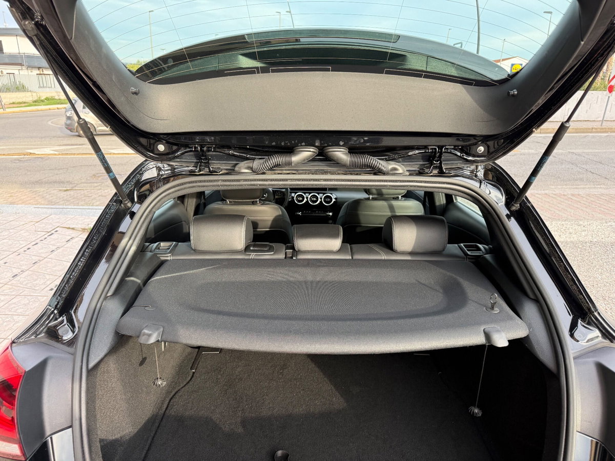 Mercedes-Benz Classe A 180 d Automatic Business (17)