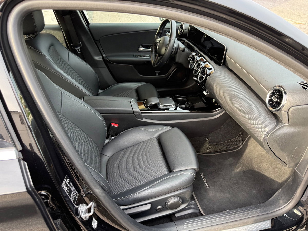 Mercedes-Benz Classe A 180 d Automatic Business (19)