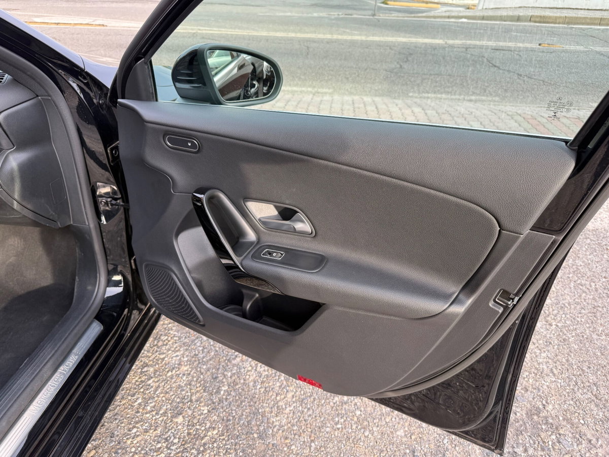 Mercedes-Benz Classe A 180 d Automatic Business (20)