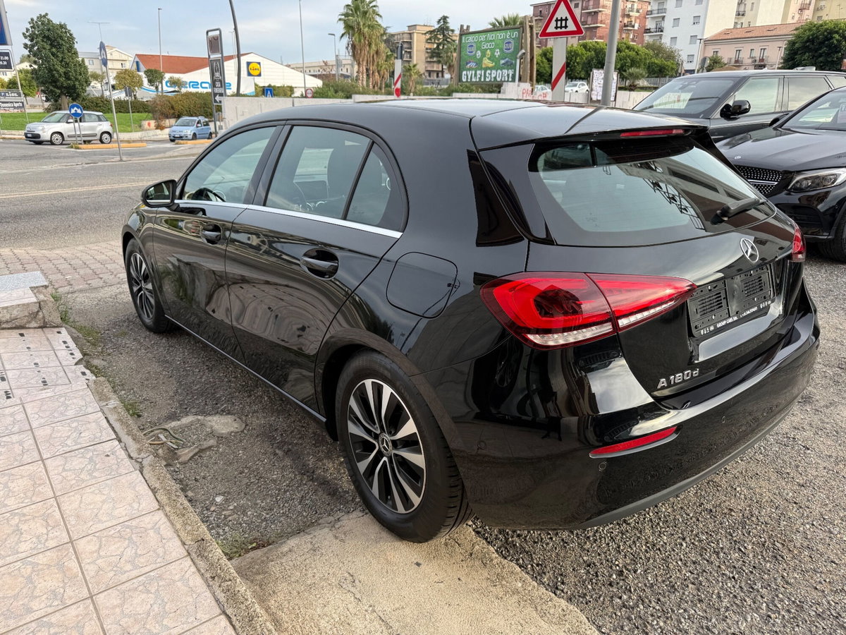 Mercedes-Benz Classe A 180 d Automatic Business (9)