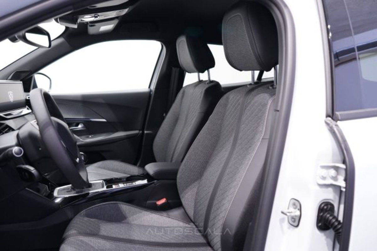 Peugeot 2008 1.2 puretech Allure s&s 100cv (11)