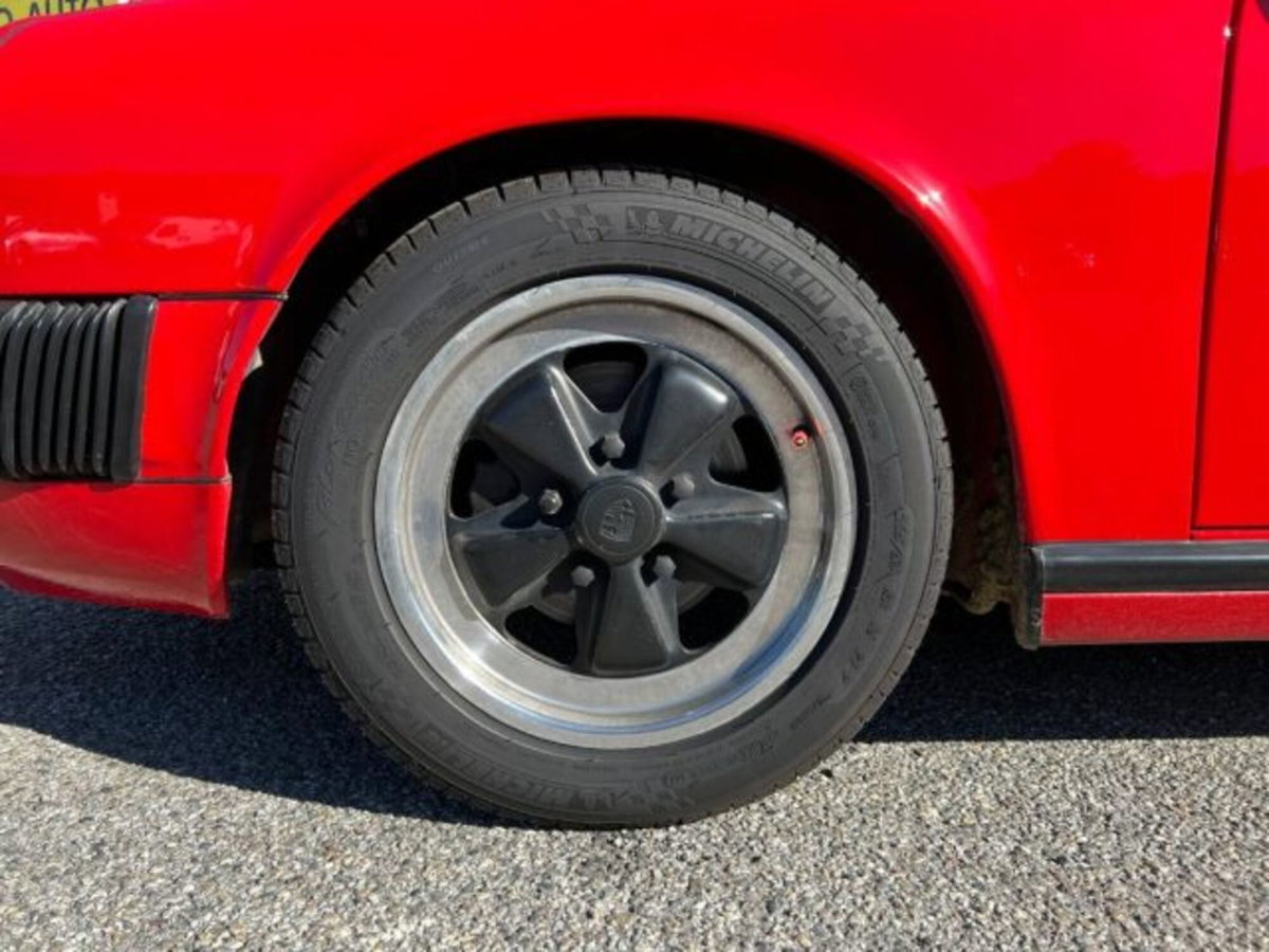 Porsche 911 Cabrio Carrera 3.2 (6)