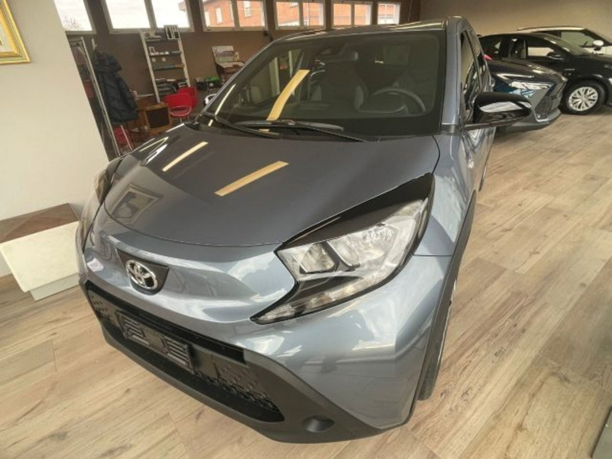Toyota Aygo X 1.0 VVT-i 72 CV 5p. Undercover S-CVT (3)