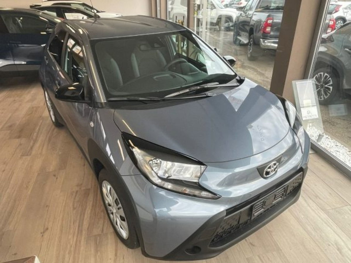 Toyota Aygo X 1.0 VVT-i 72 CV 5p. Undercover S-CVT (4)