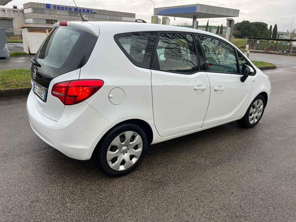 Opel Meriva 1.4 100CV Cosmo (9)
