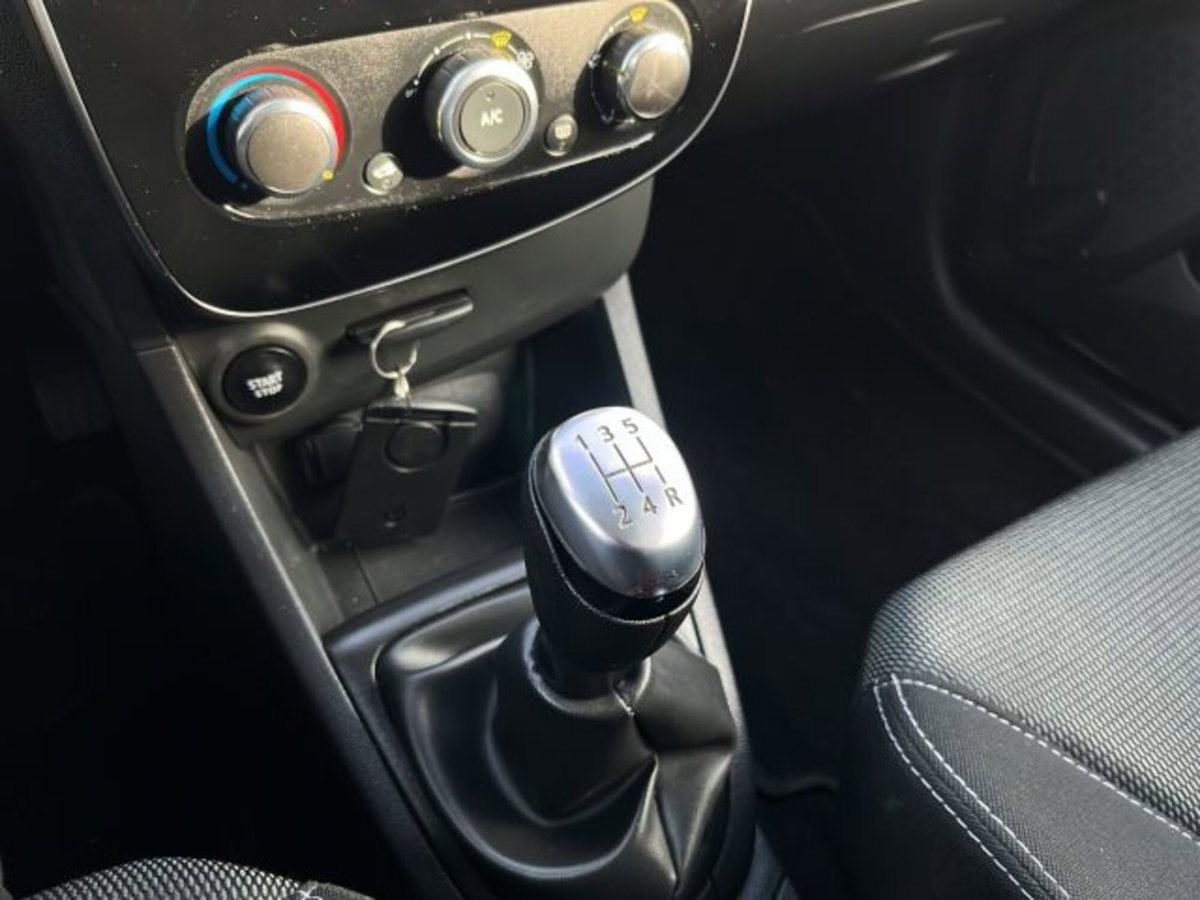 Renault Clio SporTour 1.5 dCi 75CV SporTour Dynamique Autocarro (13)