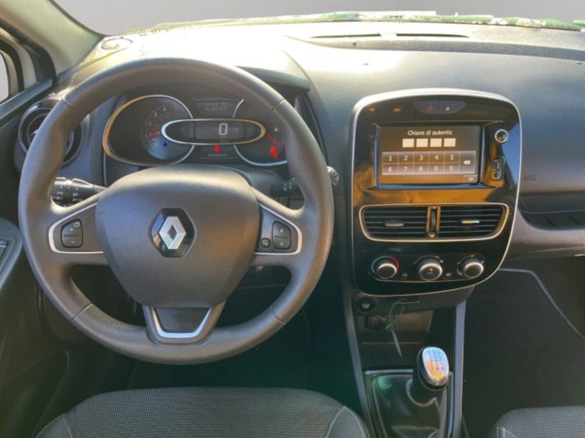 Renault Clio Sporter dCi 8V 75 CV Duel (10)