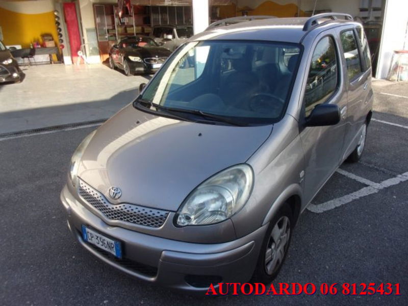 Toyota Yaris 1.3i 16V cat Sol '03