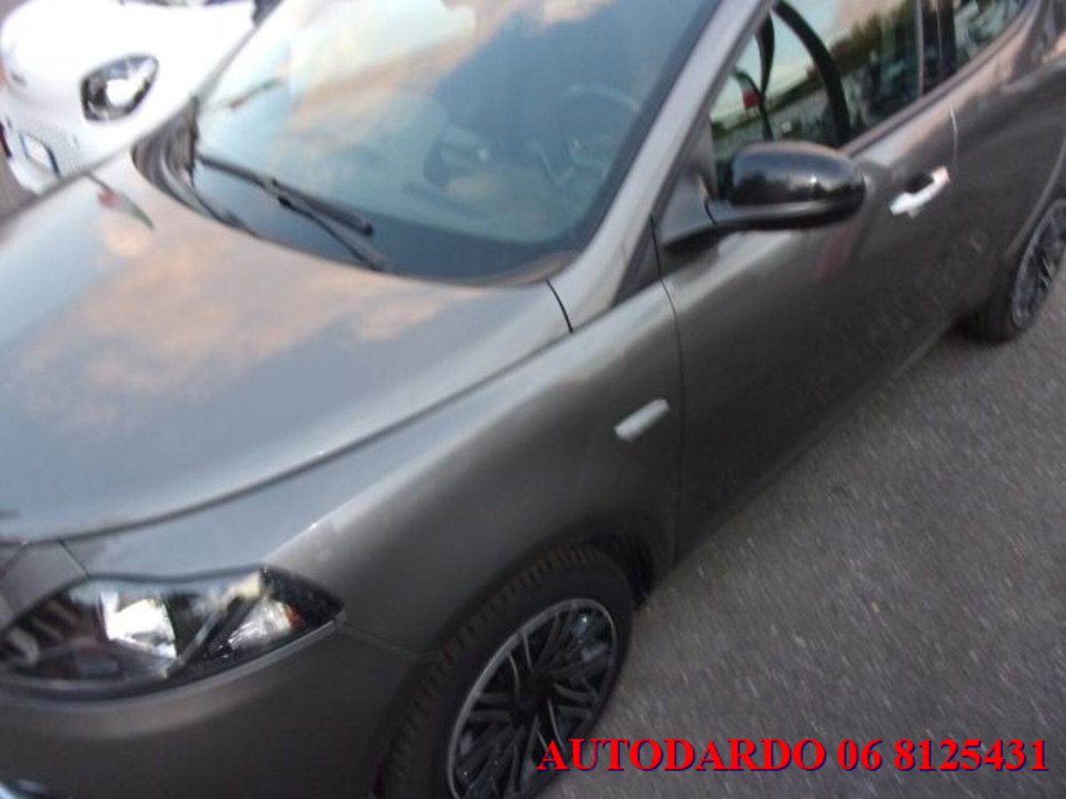 Lancia Ypsilon 1.0 FireFly 5 porte S&S Hybrid Ecochic Gold (5)