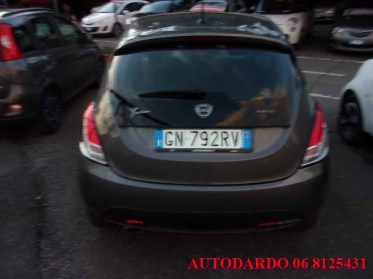 Lancia Ypsilon 1.0 FireFly 5 porte S&S Hybrid Ecochic Gold (6)