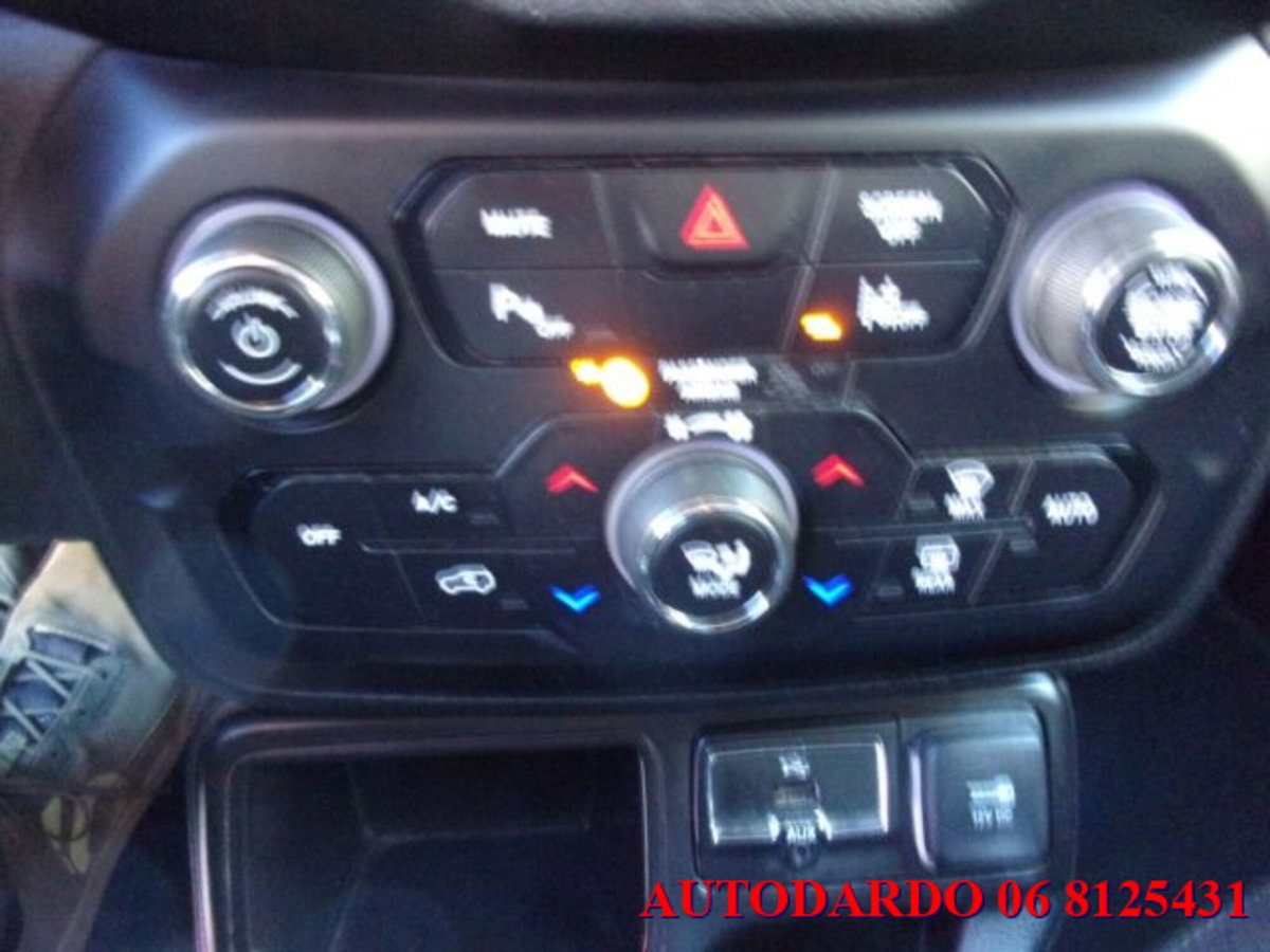 Jeep Renegade 1.6 Mjt 130 CV Limited (17)